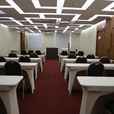 ホテル Ramada By Wyndham Manaus Torres Center エクステリア 写真