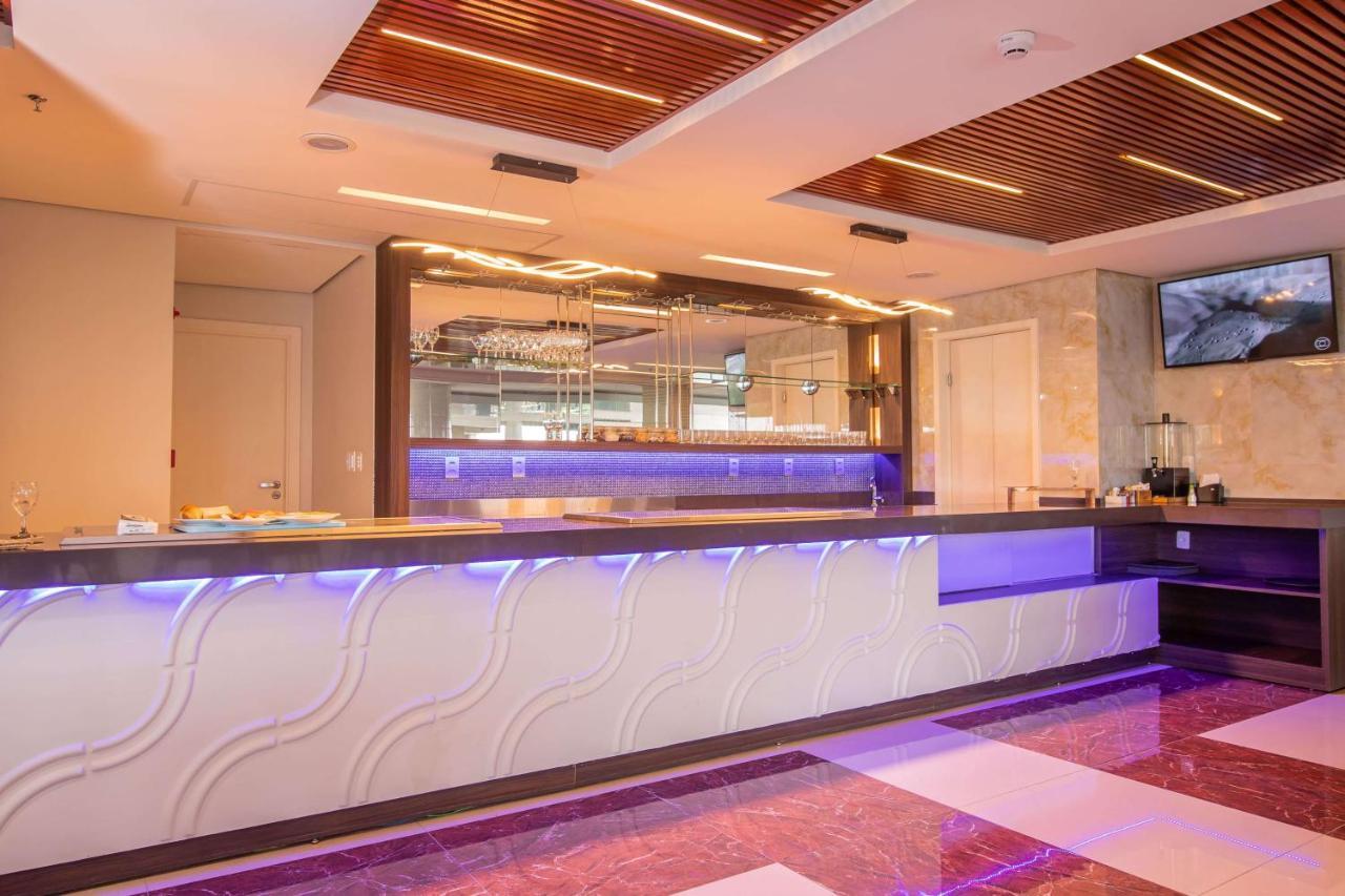 ホテル Ramada By Wyndham Manaus Torres Center エクステリア 写真